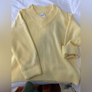 Abercrombie & Fitch Yellow Knit Sweater
